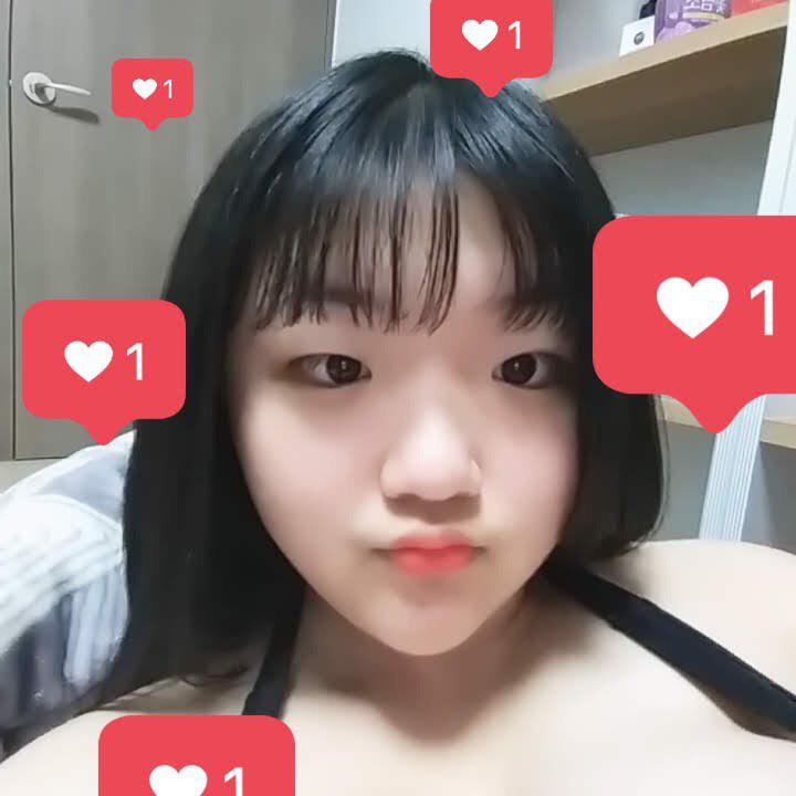 얼굴은 귀여운데 미친폭유 윤진 사진자료 썸네일
